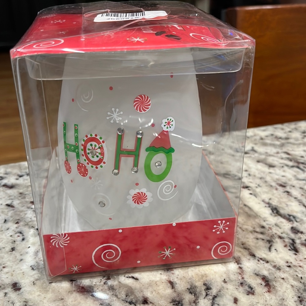 NWT handpainted Christmas wine glass